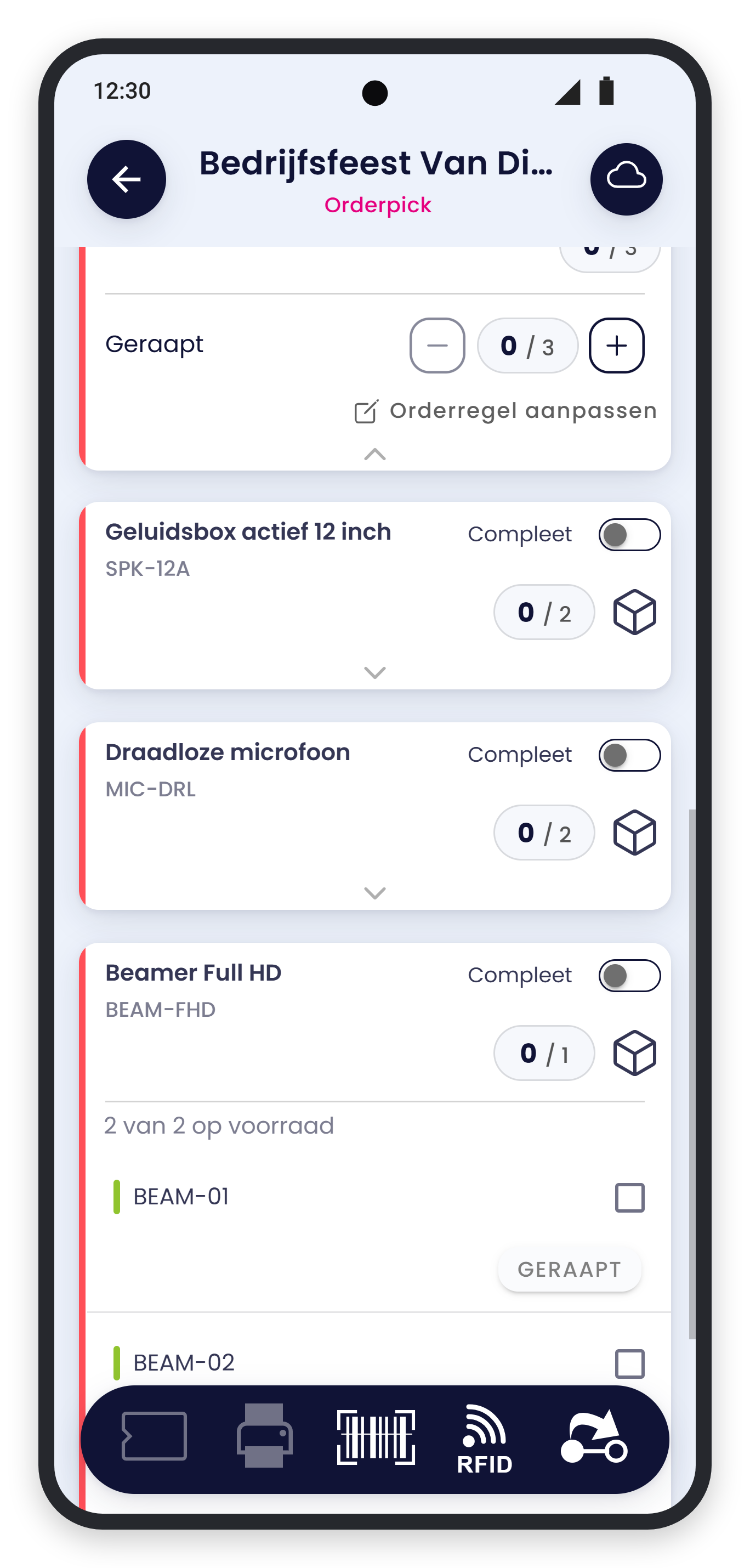 Regel Beamer Full HD opengeklapt met 2 van 2 op voorraad en de batchnummers BEAM-01 en BEAM-02